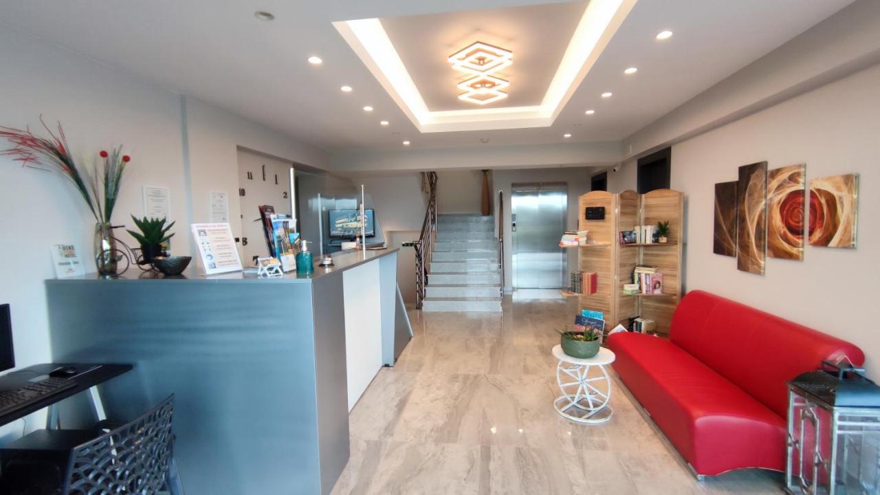 Paralía Peloton Inn מראה חיצוני תמונה