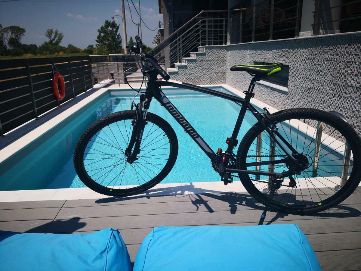 Paralía Peloton Inn מראה חיצוני תמונה