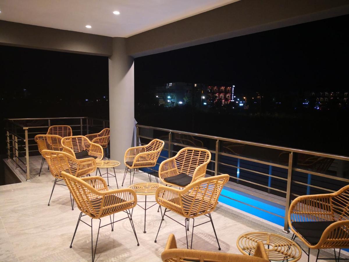 Paralía Peloton Inn מראה חיצוני תמונה